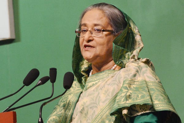 PM urges local people to help build economic zones